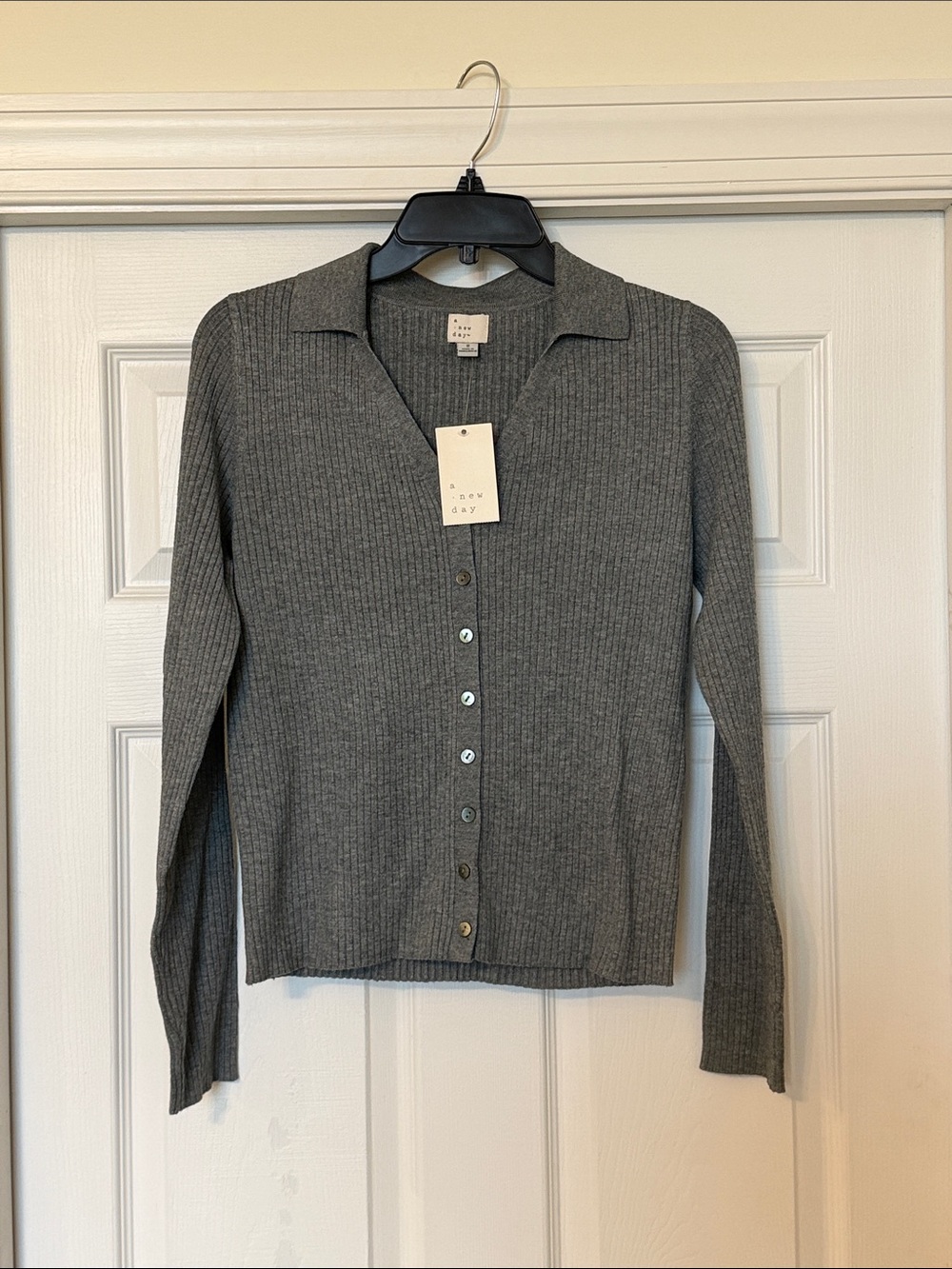 NWT a new day Gray Ribbed Button-Front Collared Cardigan